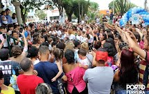 Semana da Água reúne grande público na praça central, tem palestras e soltura de peixes no rio Mogi