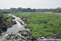 Estiagem histórica altera a paisagem da Cachoeira de Emas, em Pirassununga