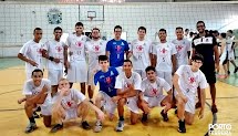 Equipe masculina infanto-juvenil de vôlei vence torneio em Leme