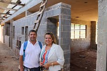 Prefeita e vereador vistoriam obras da futura creche-escola do bairro Lagoa Serena