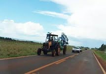 Atenção Motoristas! Contran regulamenta circulação de tratores agrícolas em rodovias  