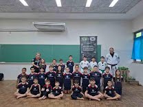 Alunos do Colégio Arquimedes de Porto Ferreira fazem aula experimental de Taekwondo