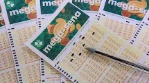 Mega-Sena, dessa terça-feira (20/05), duas apostas acertam e dividem prêmio de R$ 103 milhões